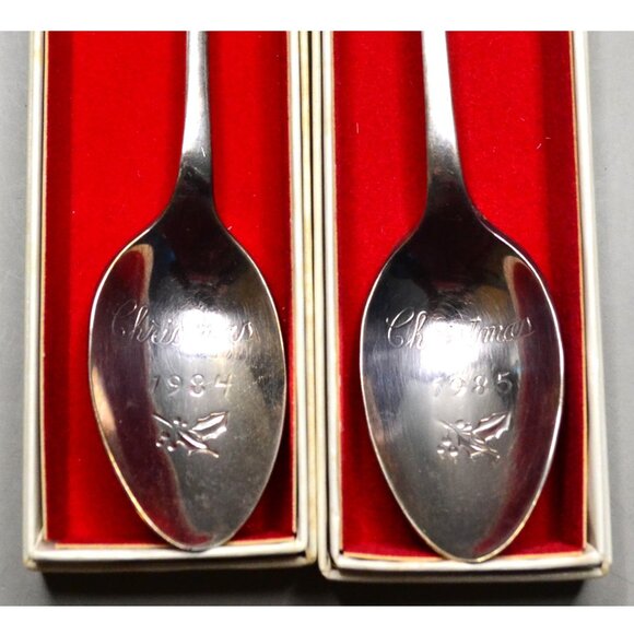 Reed & Barton Christmas Spoons Set of 8 Vintage Figurine Handles Boxed NOS 1980s - Picture 6 of 9